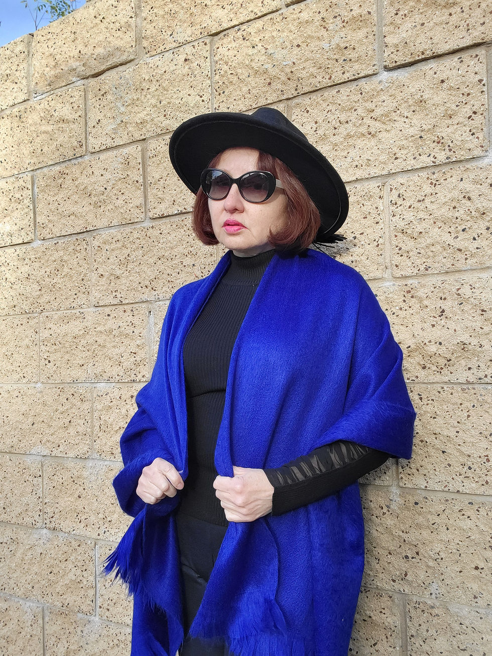 Thumbnail: Luxurious alpaca wool  royal blue wrap from Ecuador mountains
