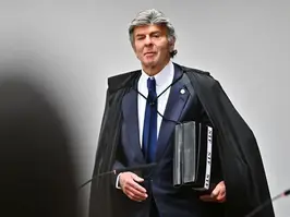 O Voto de Luiz Fux no STF: Por que a Posição do Ministro Ajudou a Defesa de Bolsonaro.