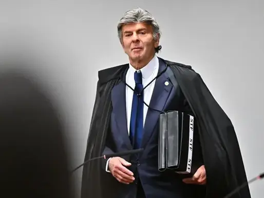 O Voto de Luiz Fux no STF: Por que a Posição do Ministro Ajudou a Defesa de Bolsonaro.