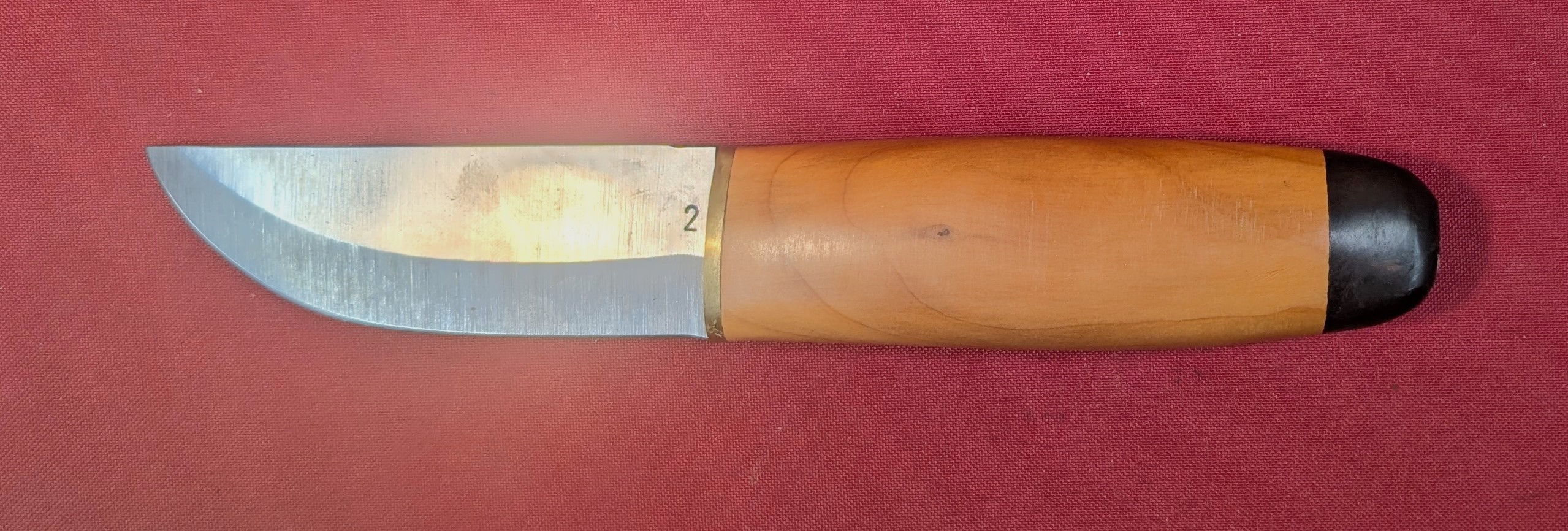 Medium Pukko in Yew and Ebony