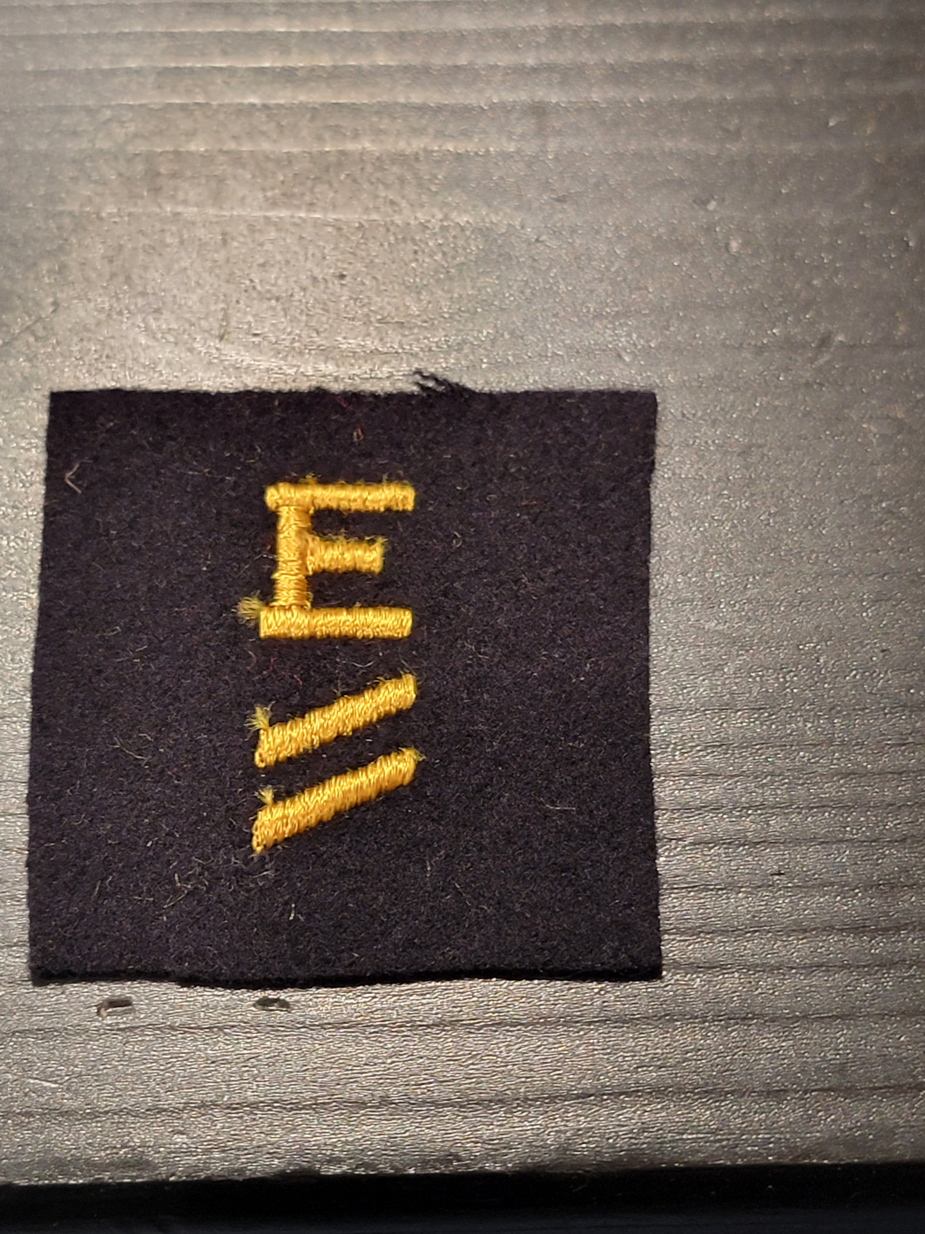 Original US Navy Distinguishing Mark DM E Excellence Yellow Blue 2 Hash