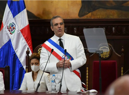 Abinader anuncia construcción autopista del Ambar en Puerto Plata y un aeropuerto