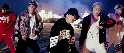647d7b426758ac2f3ccd392e62ba82279faa288f_hq.gif
