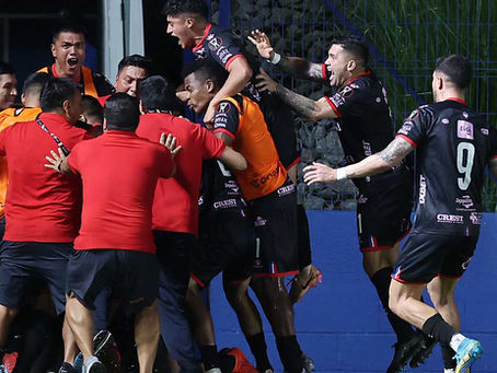 ¡Xelajú MC sorprende y avanza a semifinales en la Copa Centroamericana con histórica jugada!