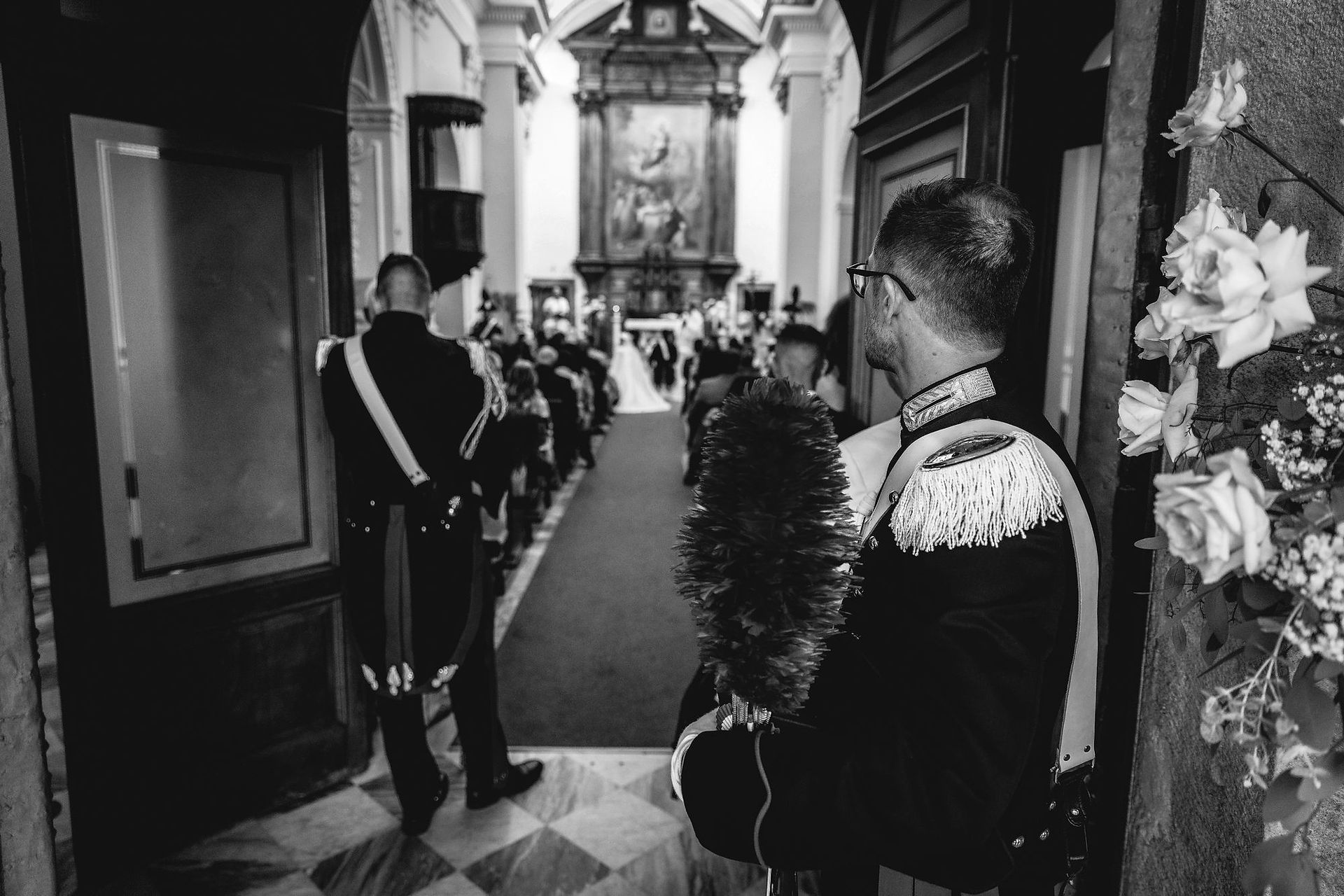 Carabinieri durante l'omelia