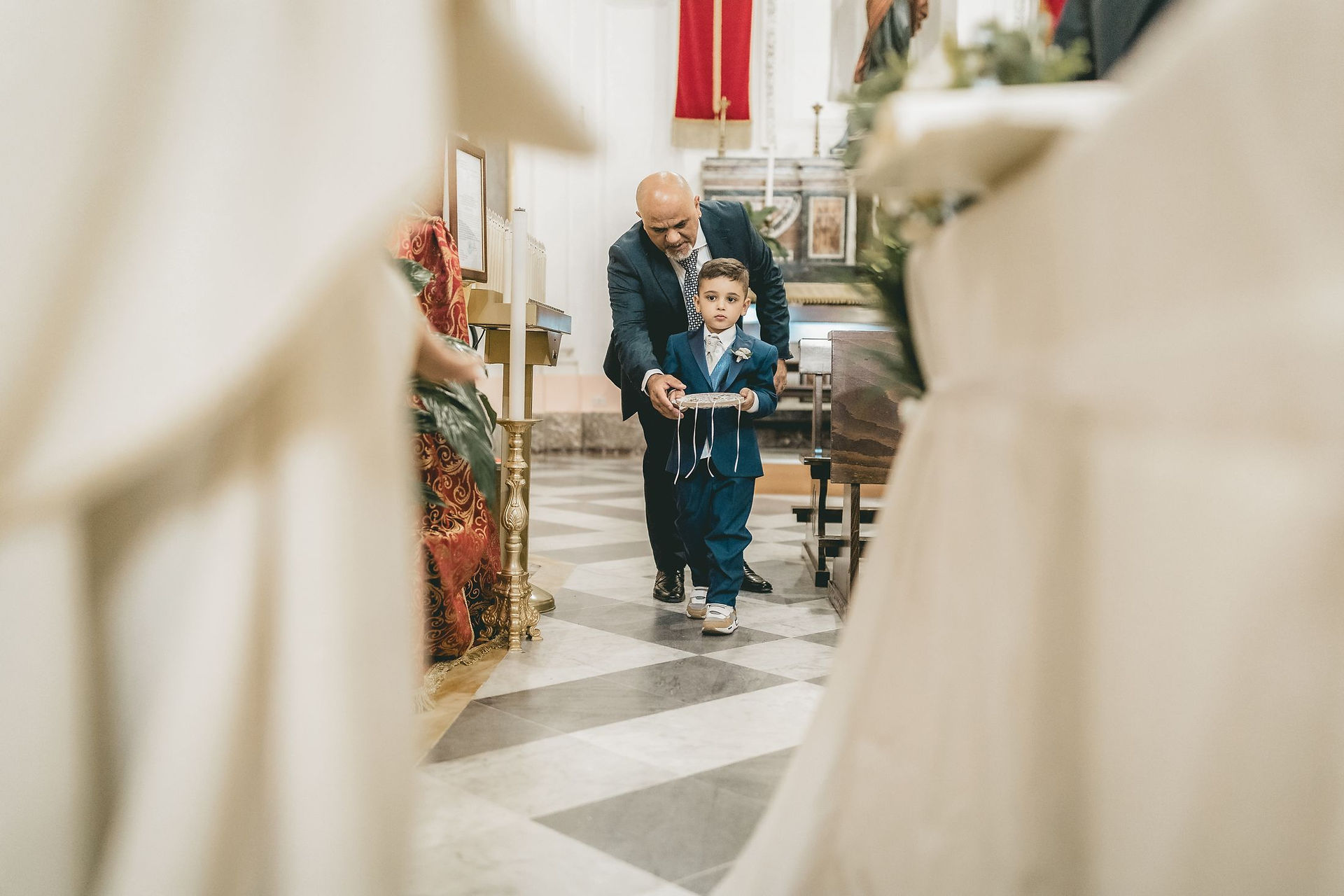 Il paggetto porta le fedi
