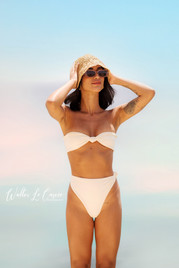 Modella a Favignana. Foto Walter Lo Cascio