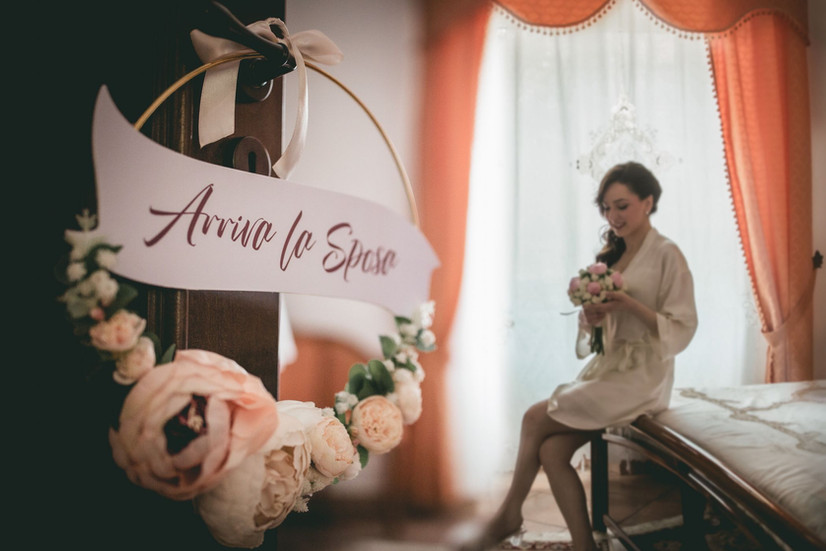 La stanza della sposa durante i preparativi 1