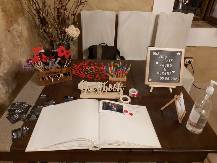 Photo Booth professionale al matrimonio con accessori divertenti e stampe per il guestbook 4
