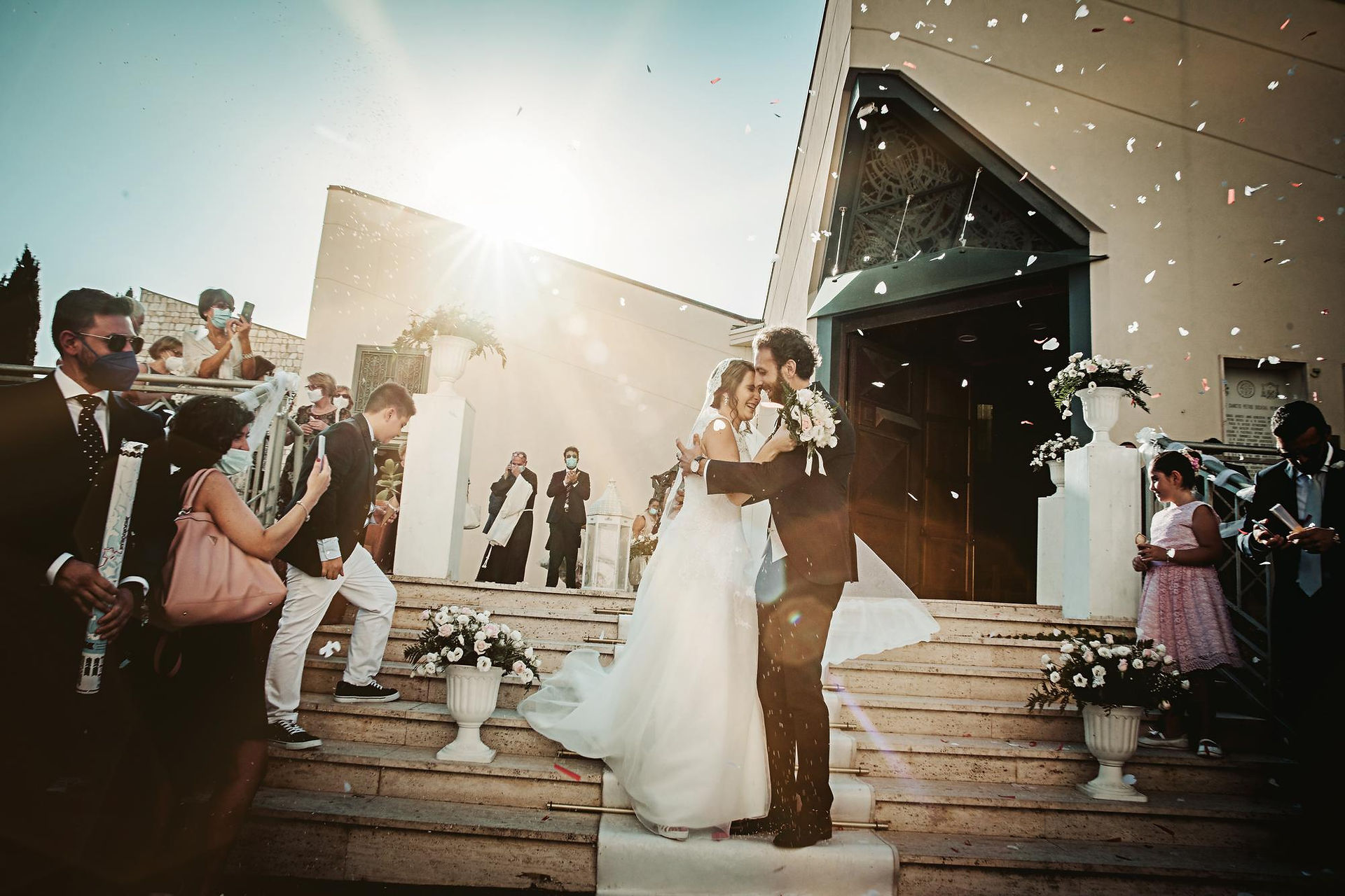 Lancio del riso a San Pietro – wedding exit