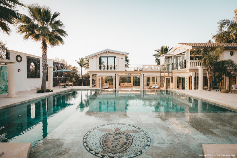 Thalos Events, la piscina con i mosaici. Foto Walter Lo Cascio