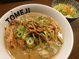 ラウンジ蝶々ラーメン部（現在部員2名）