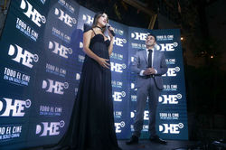 EIZA GONZALEZ Y JULIO CESAR GOMEZ