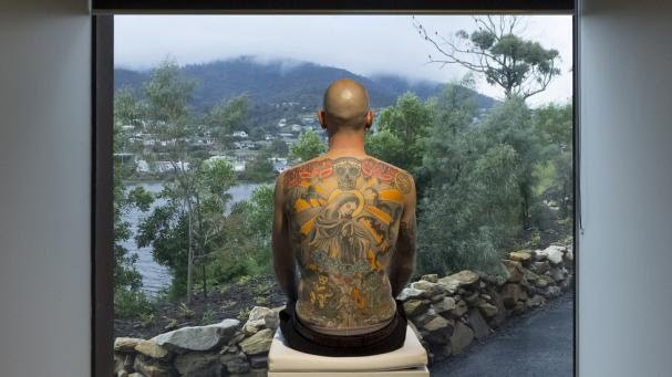 Tim, durante su primera exhibición en el museo Mona de Hobart, Tasmania (Studio Wim Delvoye)