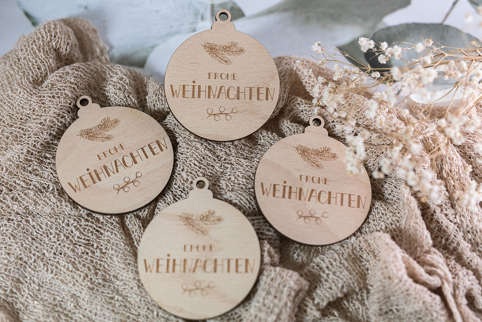 Miniaturbild: Geschenkanhänger "Weihnachtskugel" mit Namen