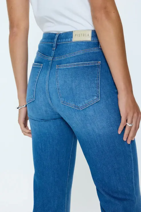 Thumbnail: Pistola | Evie Jean