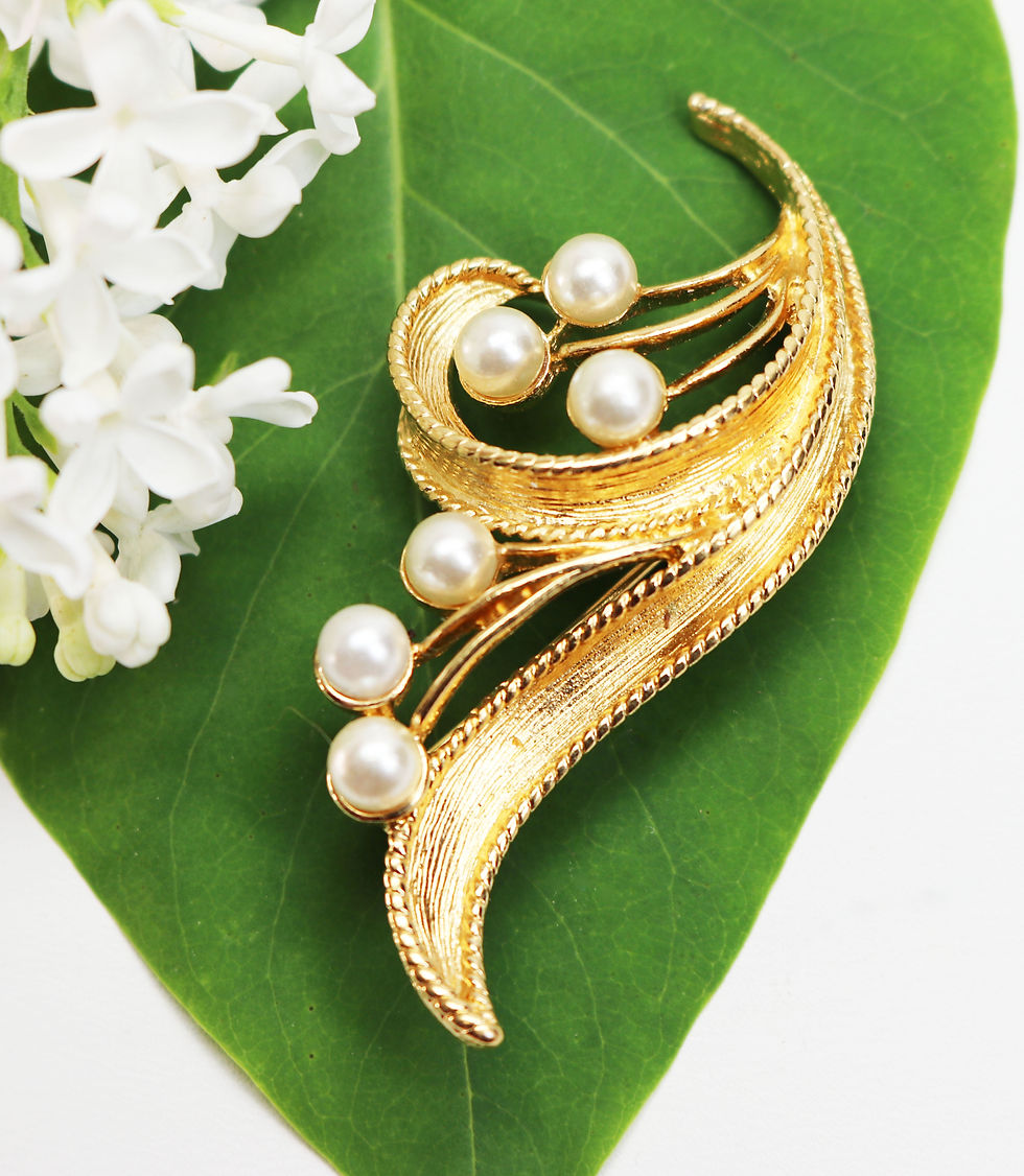 Thumbnail: ELEGANT VINTAGE 1960s NAPIER *signed* Pearl Nautical Spray Gold Brooch