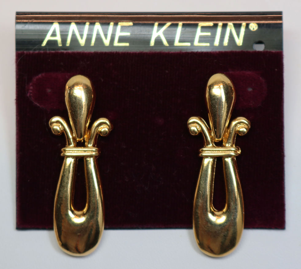 Miniatyrbilde: VINTAGE 1970s ANNE KLEIN *signed* Pierced Etruscan Doorknocker Pierced Earrings