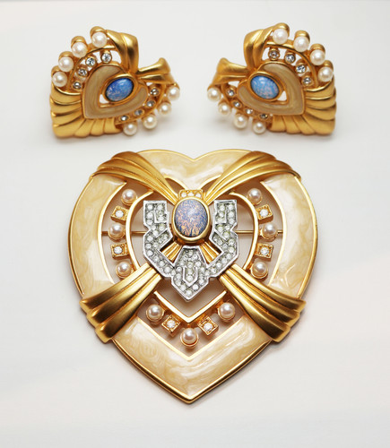 ELIZABETH TAYLOR's 