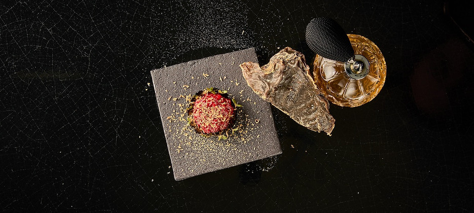 Wagyu Rind & Luftgetrocknetes Herz, gegrillter Lauch.jpeg