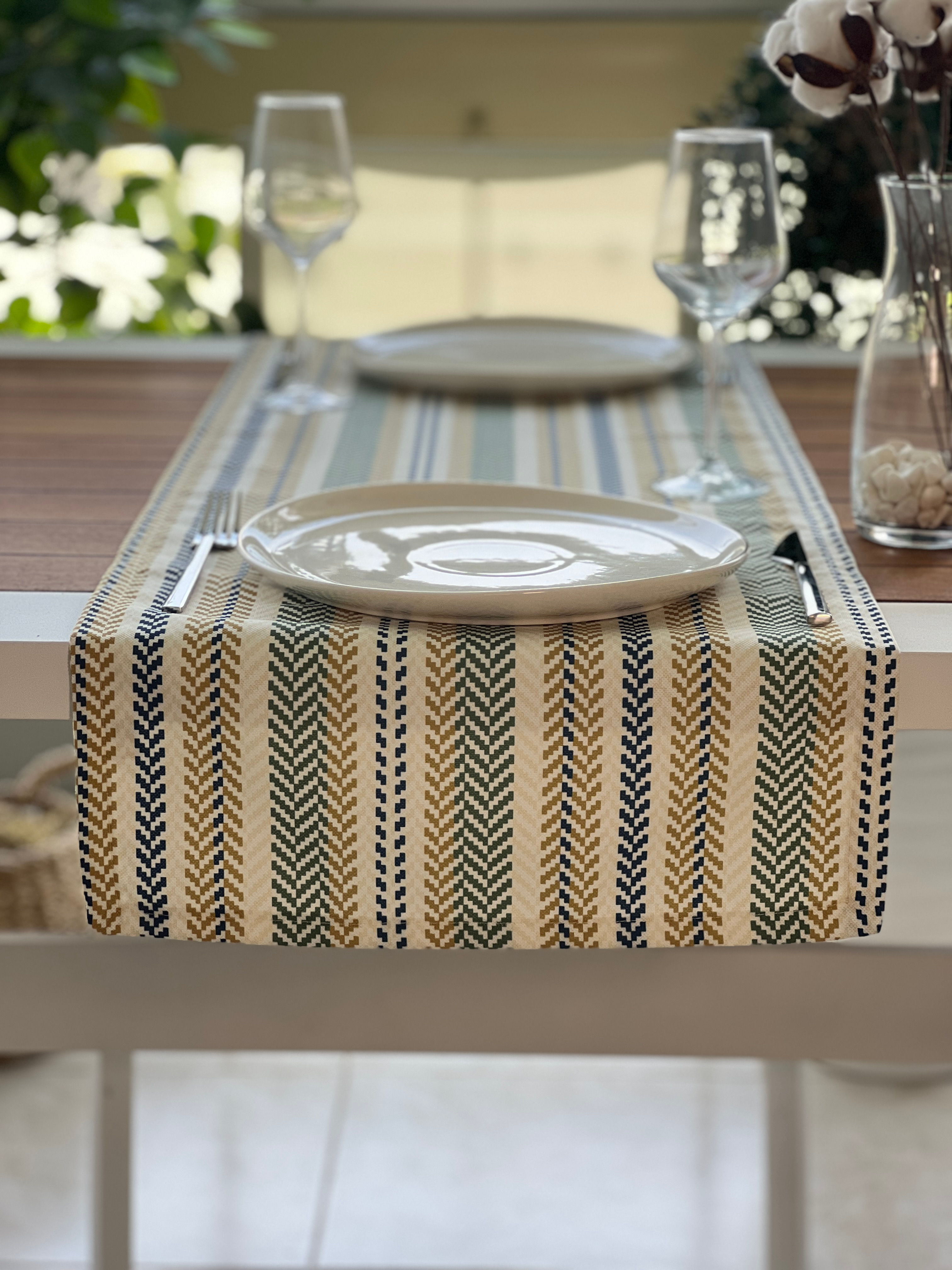 Retro Desen Kare Runner Örtü