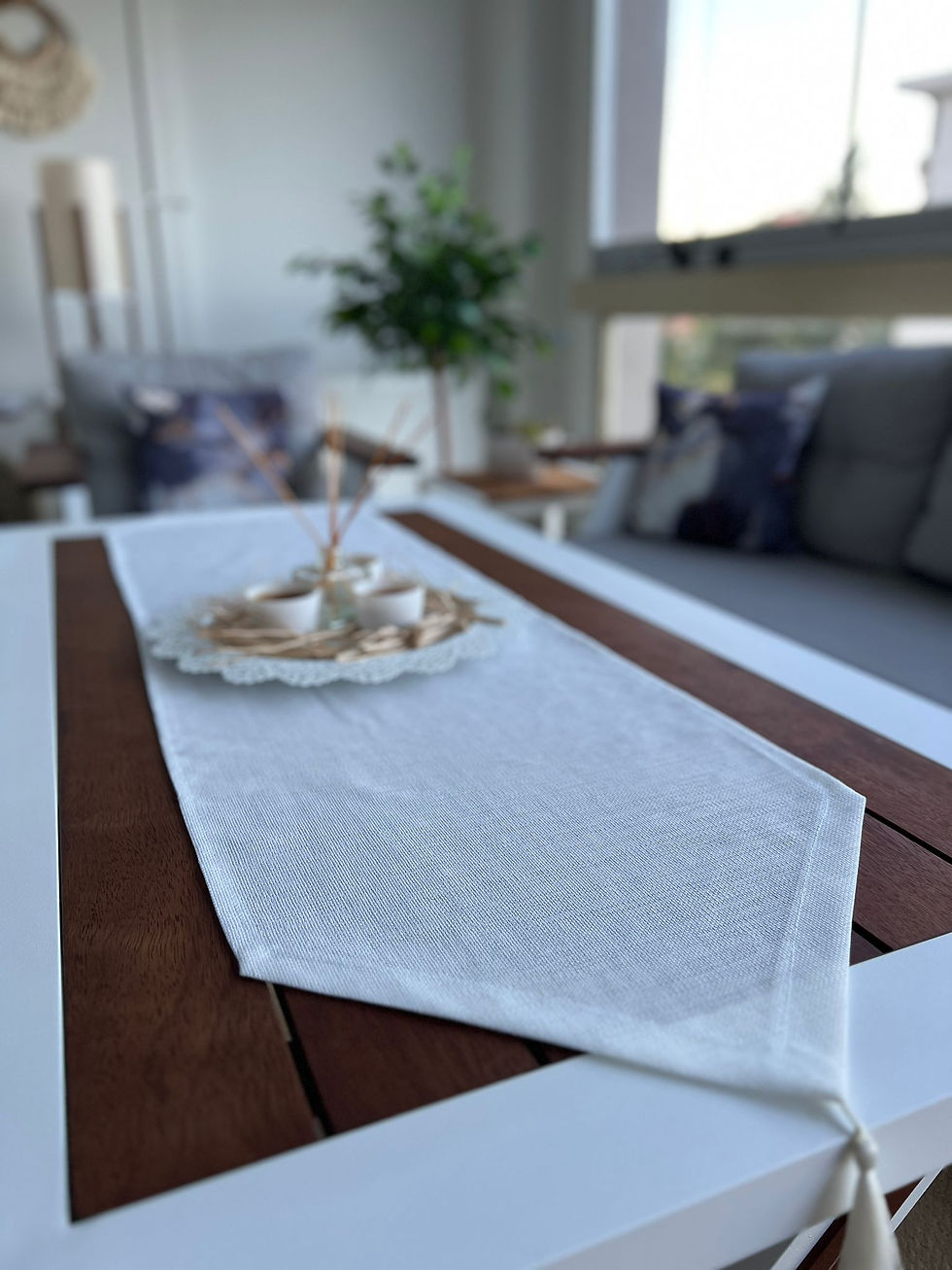 Küçük resim: Beyaz Keten Linen Üçgen Kesim Runner Örtü