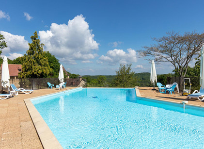Piscine extérieure chauffée du Domaine du Terroir