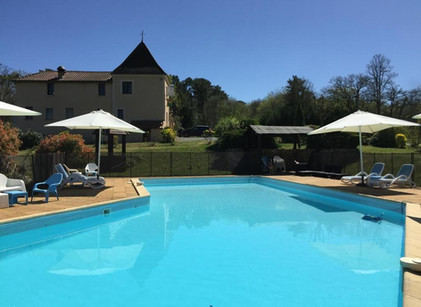 Piscine extérieure chauffée pour ravir vos convives