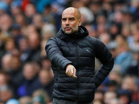 พอล แกสคอยน์ที่ Euro 96 และ Phil Foden ขวาด้วยการตัดผมสำหรับ Euro 2020