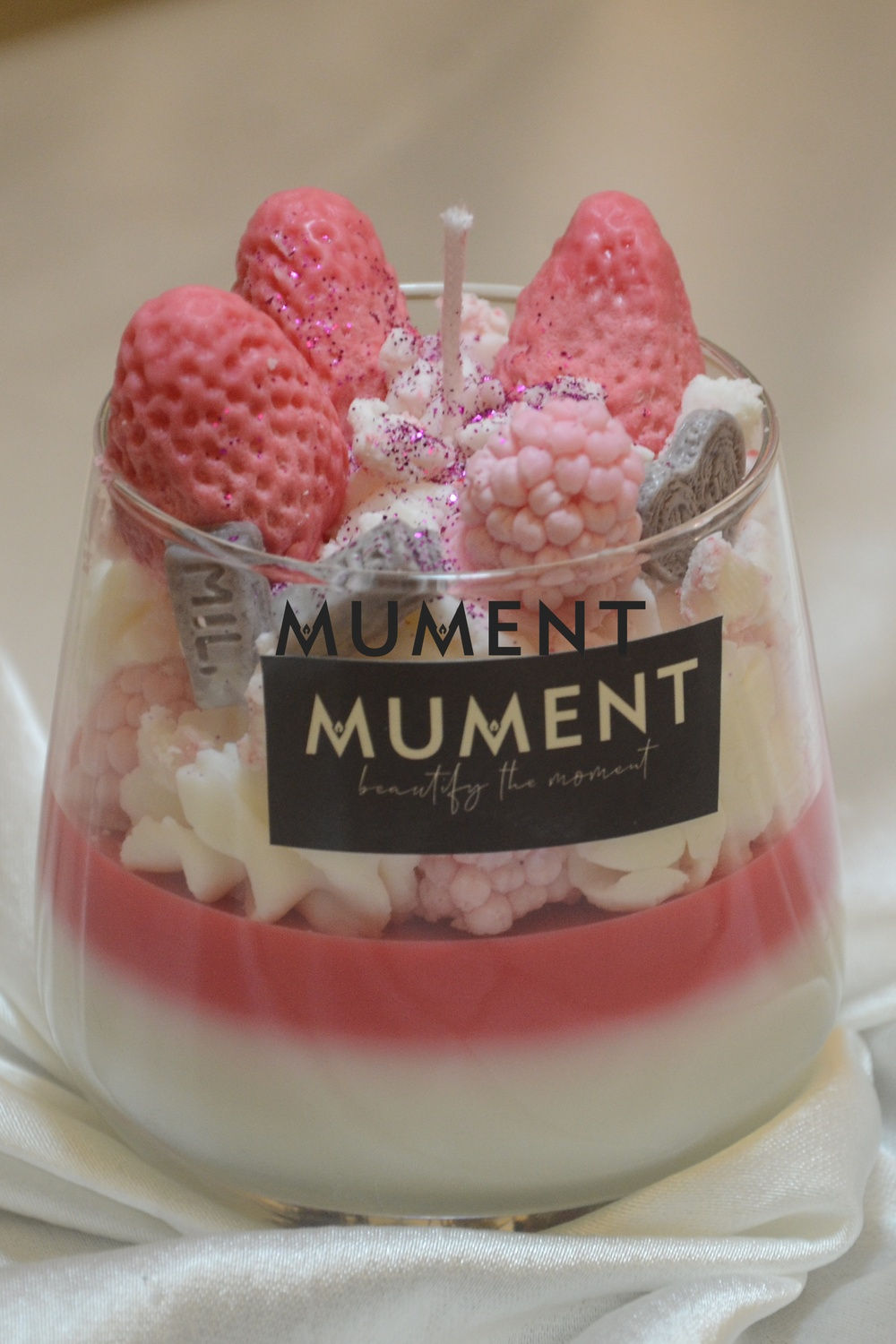 El Yapımı -Çilekli Pasta Görünümlü Mum - Dekoratif - Hediyelik