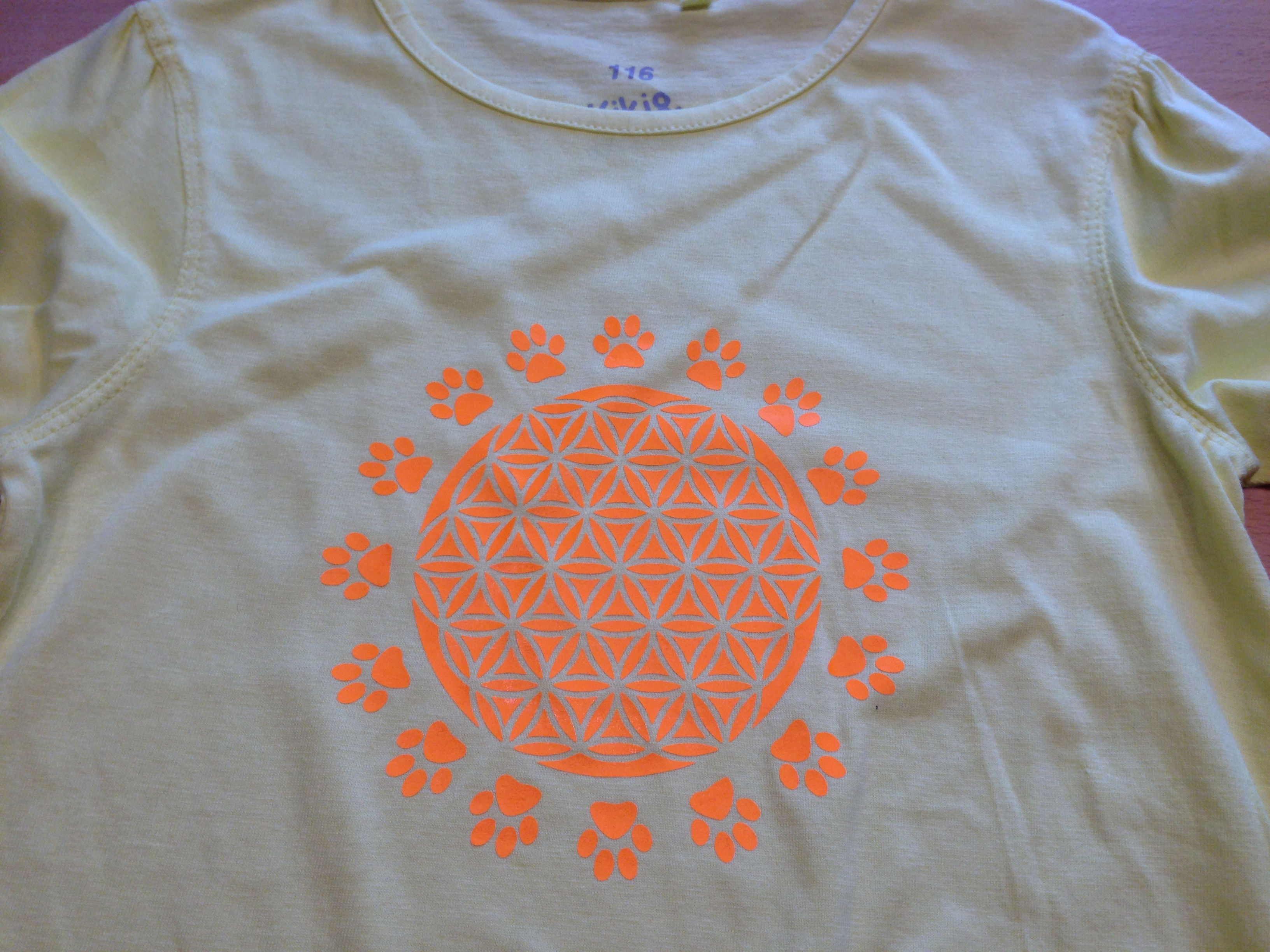 Blume mit "Pfotenrand"