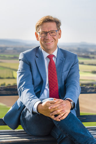 Potrait eines lokalen Politikers.