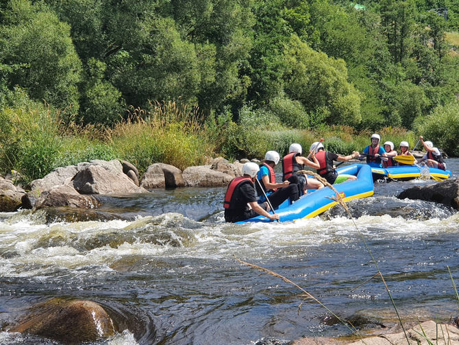 Abseilen, Flussbettwandern und Wildwasserraften, die Zweite