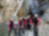 Cascade bras rouge