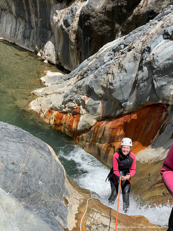 Descente en rappel dans le Canyon de bras rouge intégral
