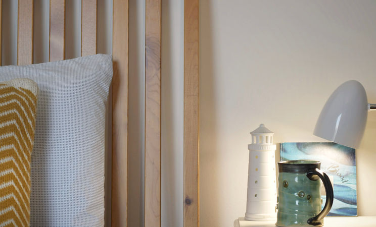 professional photoshoot of vacation homes and airbnb on vancouver island by owner of fotorando pascale isabelle navarro interiors and homes photography