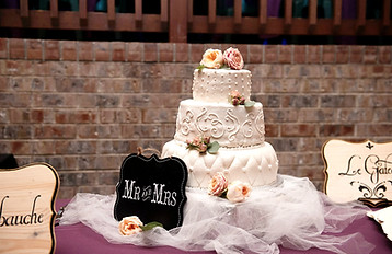 wedding cake_edited.jpg