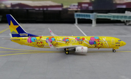 NG MODELS SKYMARK BOEING B737-800 JA73AB 