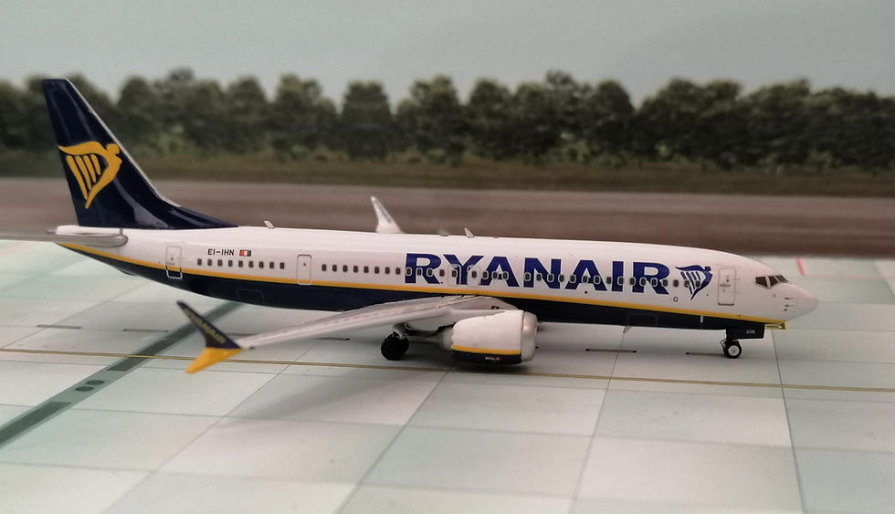 縮圖：PHOENIX  RYANAIR BOEING B737-MAX 8 EI-IHN 1/400