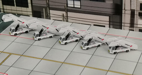 INFINITE MODEL ACCESSORIES - GSE PASSENGER STAIRS 1/400 | wings400