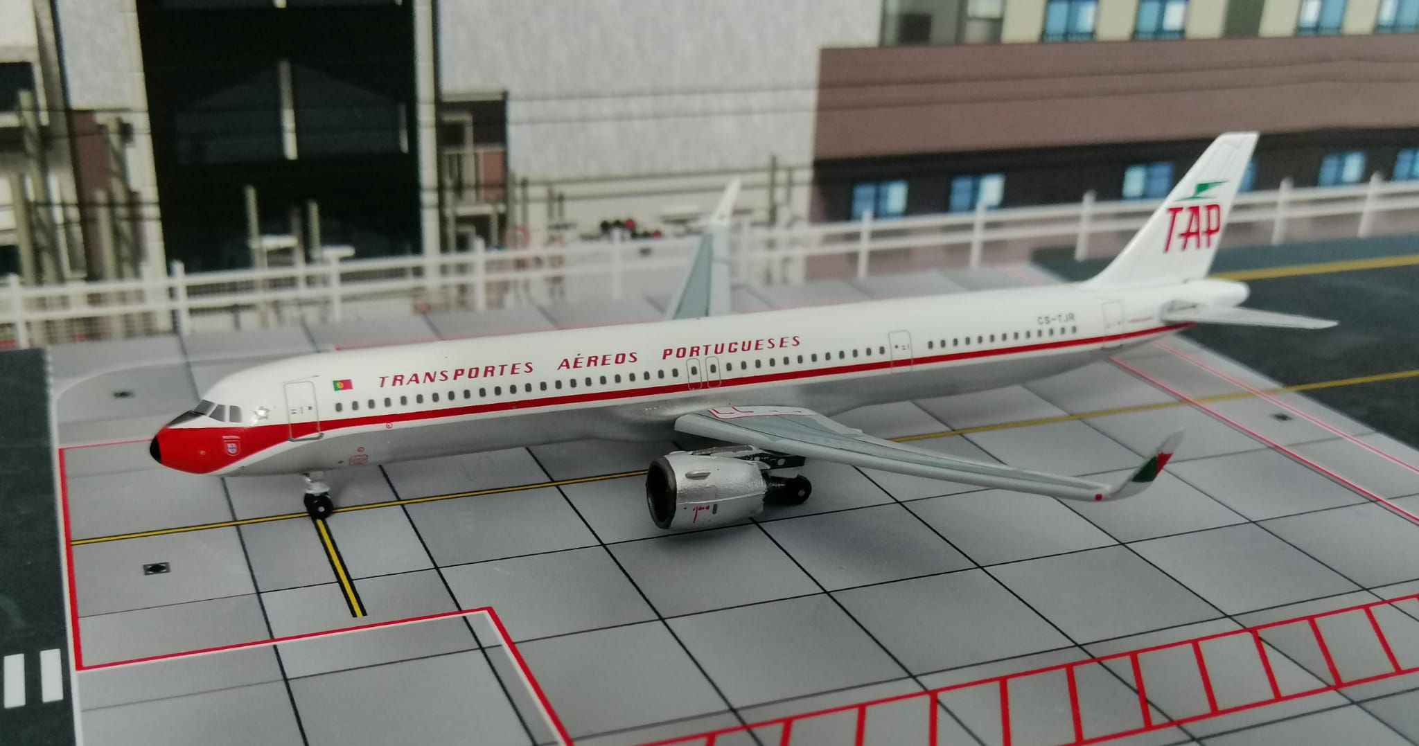 AEROCLASSICS TAP PORTUGAL "RETRO" A321NEO CS-TJR 1/400
