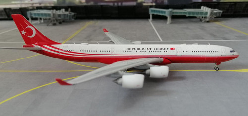 ❶　1/400　AIRBUS A340-500 TC-CAN　トルコ政府専用機 file.jpg