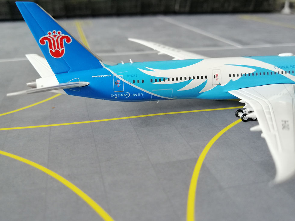 Miniaturebillede: JC WINGS CHINA SOUTHERN AIRLINES B1242 B787-9 1/400