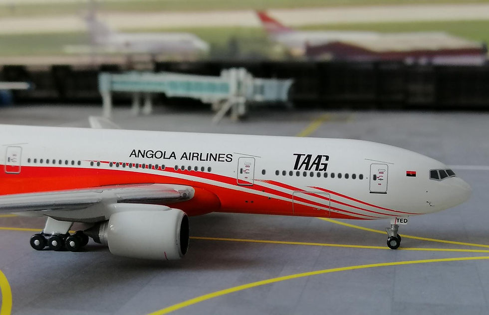 Miniature : PHOENIX TAAG- LINEAS AEREAS DE ANGOLA B777-200  D2-TED 1/400