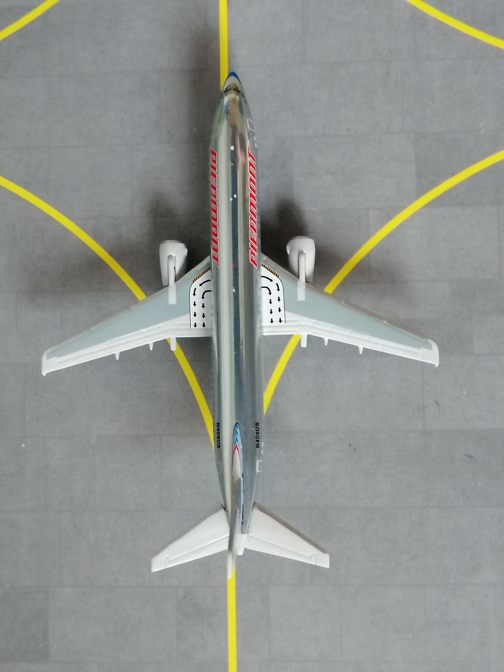 Miniatura: PANDA MODELS PIEDMONT AIRLINES N406US 1/400