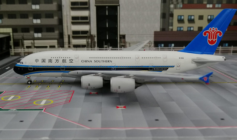 Küçük resim: APOLLO CHINA SOUTHERN AIRLINES AIRBUS A380 1/400