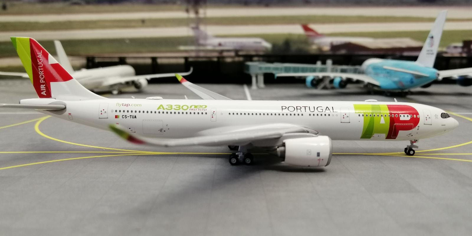 JC WINGS TAP AIR PORTUGAL AIRBUS A330NEO CS-TUA "FIRST TO FLY" 1/400