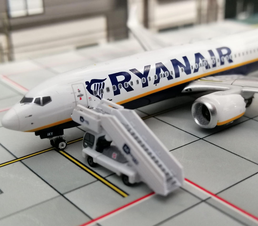 Miniaturbild: INFINITE MODEL ACCESSORIES - GSE  PASSENGER STAIRS  1/400