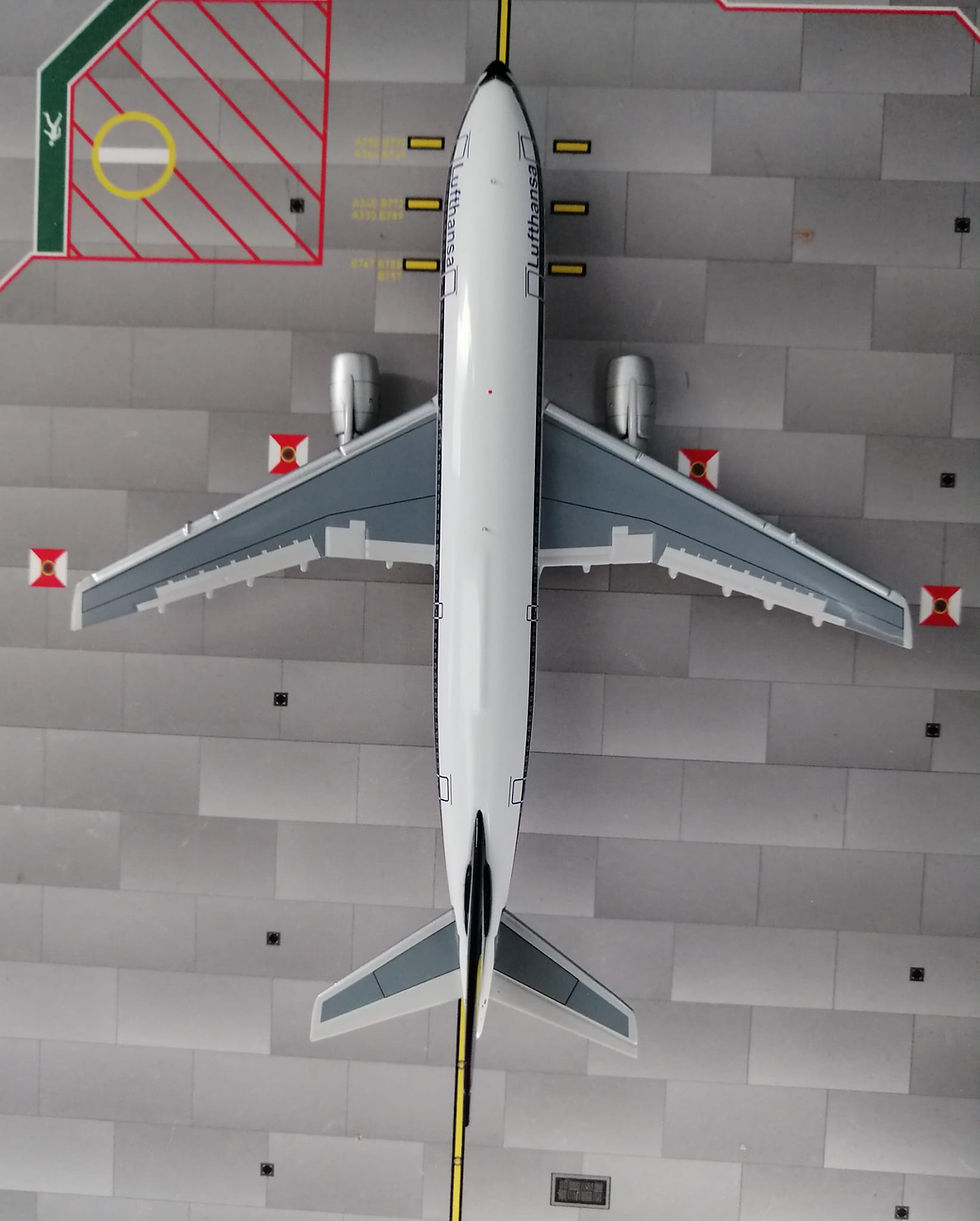 Küçük resim: YU MODELS LUFTHANSA AIRBUS A300B2  D-AIAA   1/400