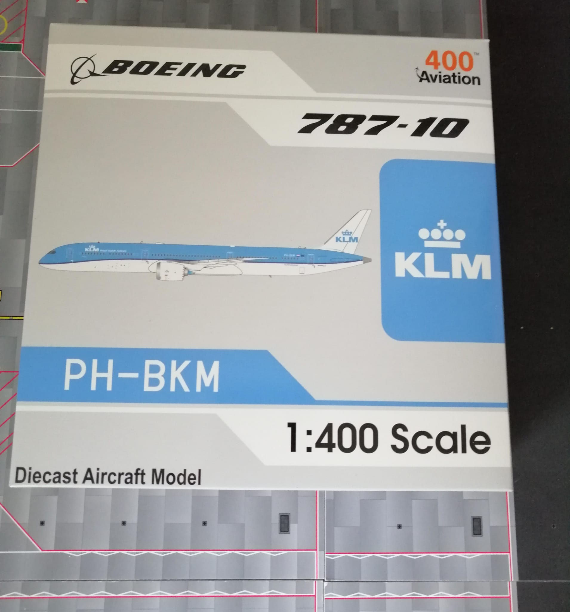 AV400 KLM BOEING B787-10 PH-BKM 1/400